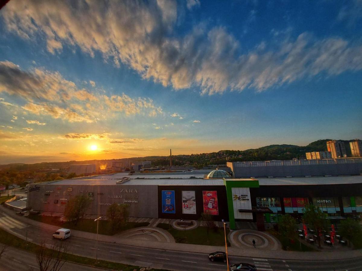 University Hotel Dorrah Tuzla Bagian luar foto