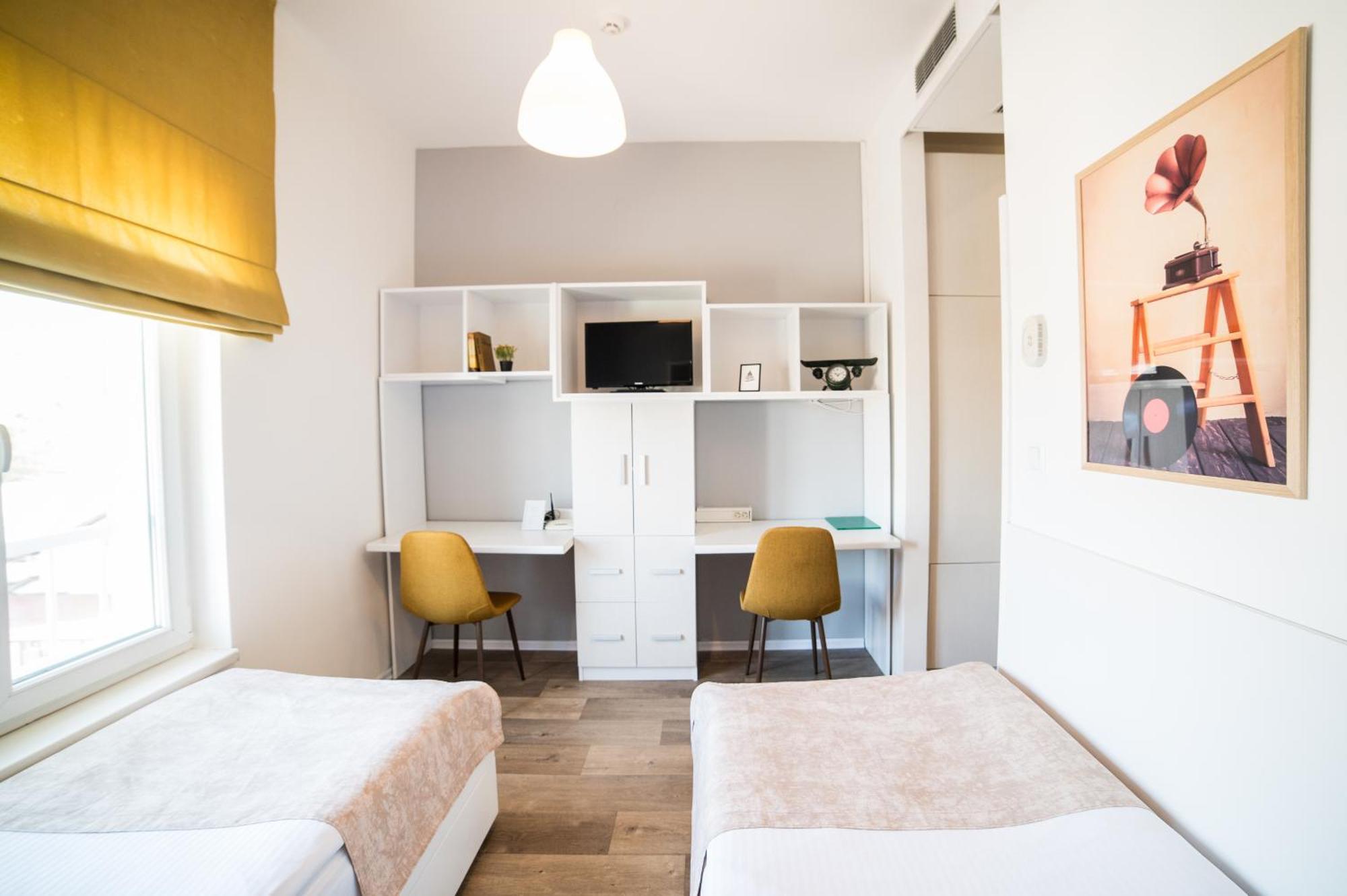 University Hotel Dorrah Tuzla Bagian luar foto