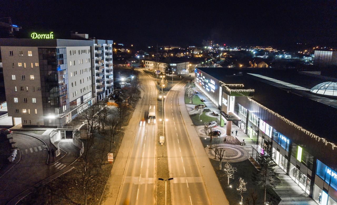 University Hotel Dorrah Tuzla Bagian luar foto